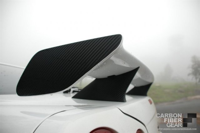R34 GTT Skyline with 3M carbon fiber DI-NOC