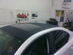 Lexus IS350 with 3M DI-NOC carbon fiber roof and pillars
