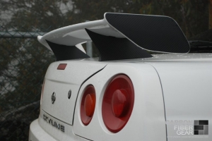 R34 GTT Skyline with 3M carbon fiber DI-NOC