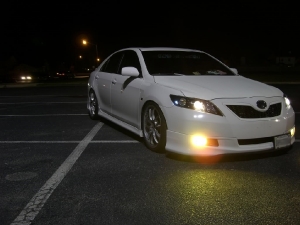 Toyota Camry with white carbon fiber DI-NOC wrapped hood