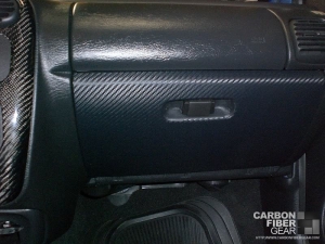 Dodge Neon SRT4 roof with carbon fiber DI-NOC on the glove box