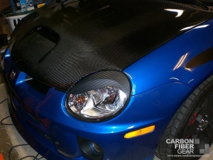 Dodge Neon SRT4 roof with carbon fiber DI-NOC on the headlight