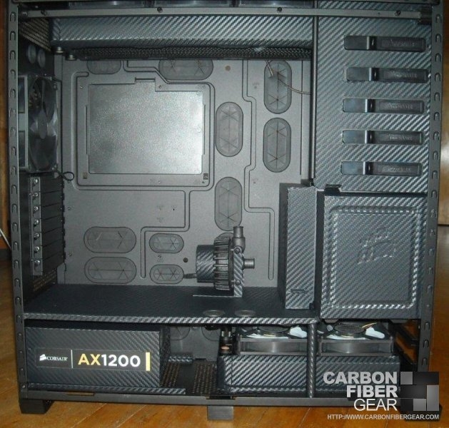 Modded computer with 3M DI-NOC carbon fiber vinyl